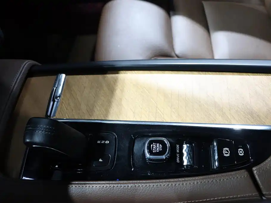 VOLVO S90 2021