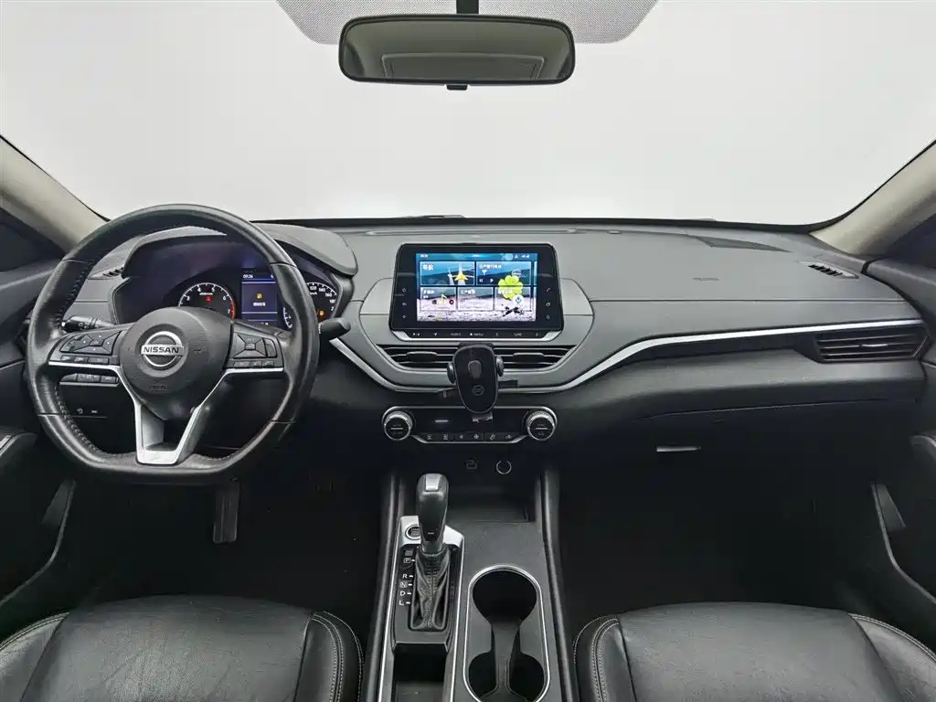 NISSAN TEANA 2020