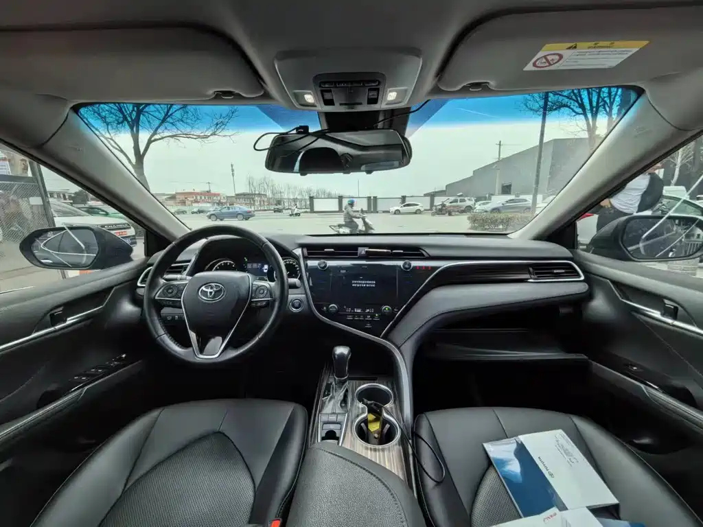 TOYOTA CAMRY 2019