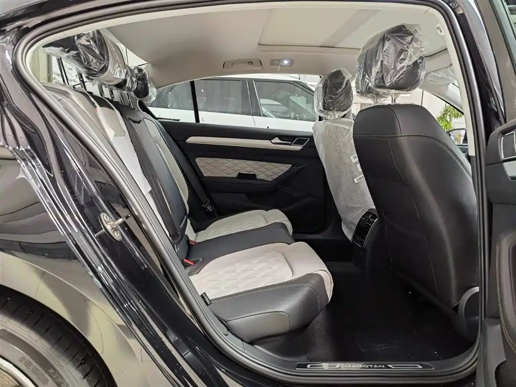 VOLKSWAGEN MAGOTAN 2024
