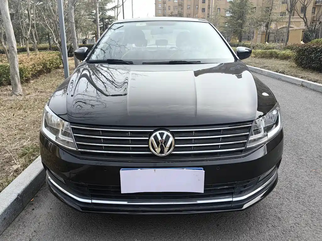 VOLKSWAGEN LAVIDA 2016