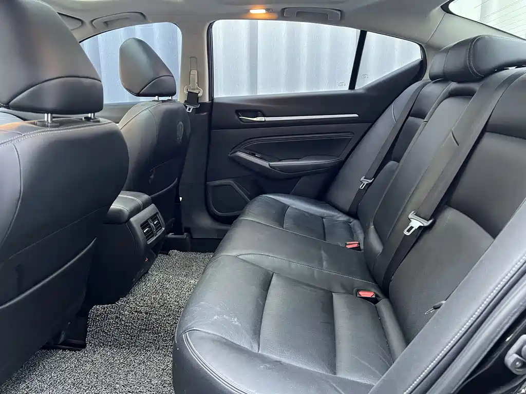 NISSAN TEANA 2020