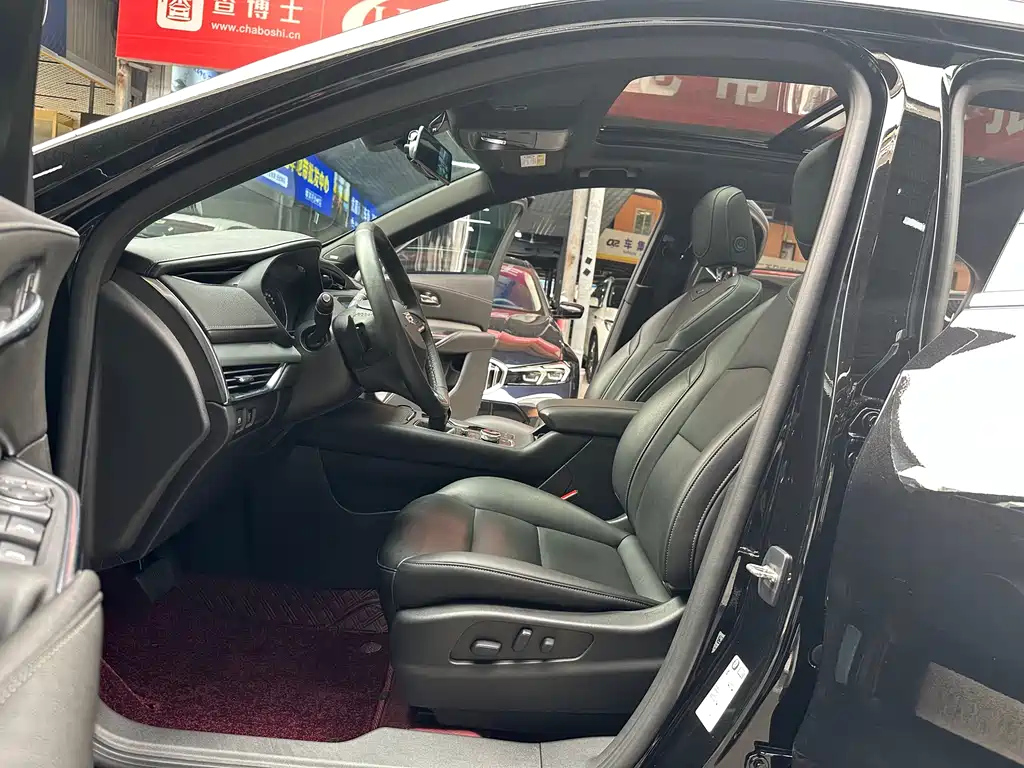 CADILLAC XT4 2021