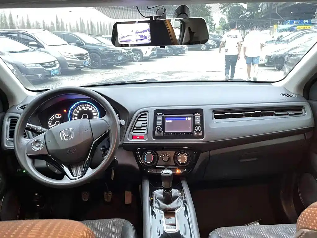 HONDA VEZEL 2015