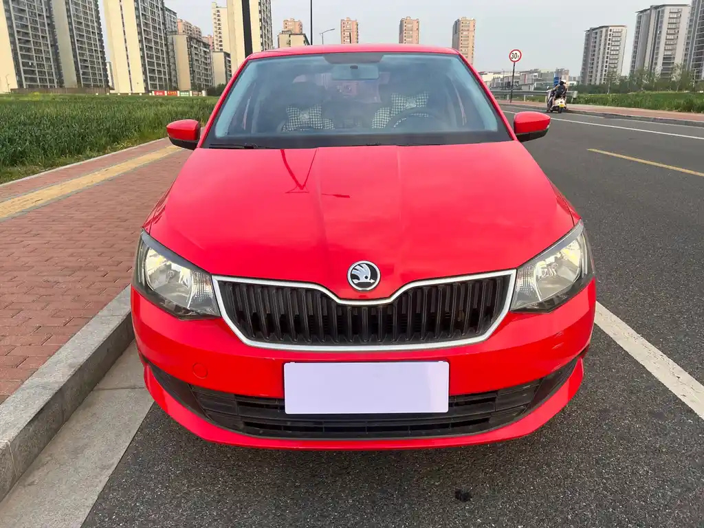 SKODA FASCIA 2017