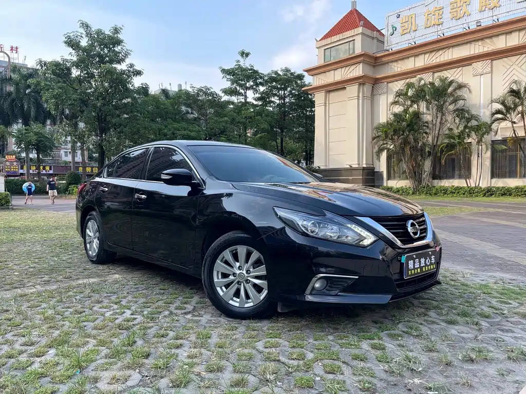 NISSAN TEANA 2019