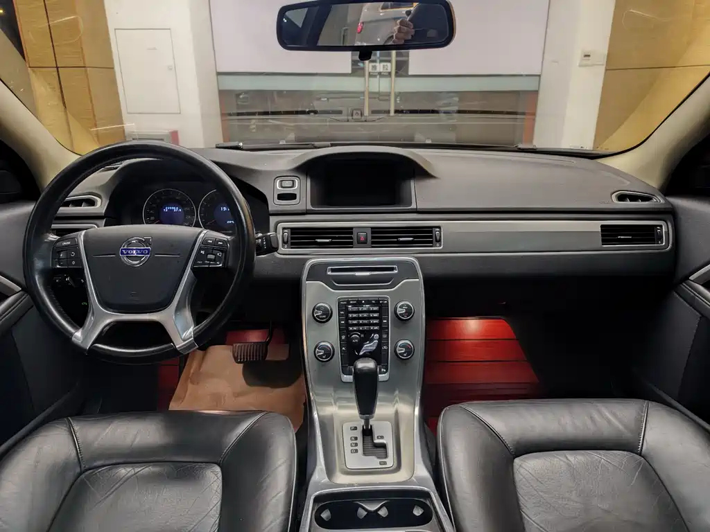 VOLVO S80L 2013