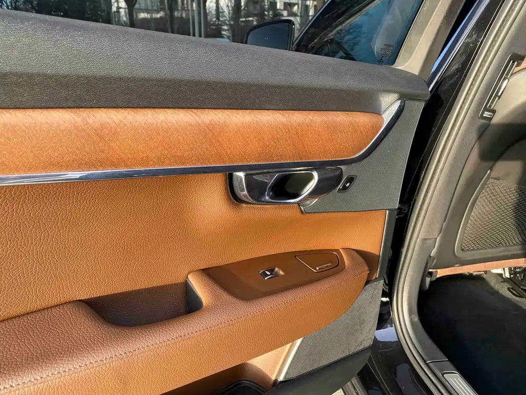 VOLVO S90 2019