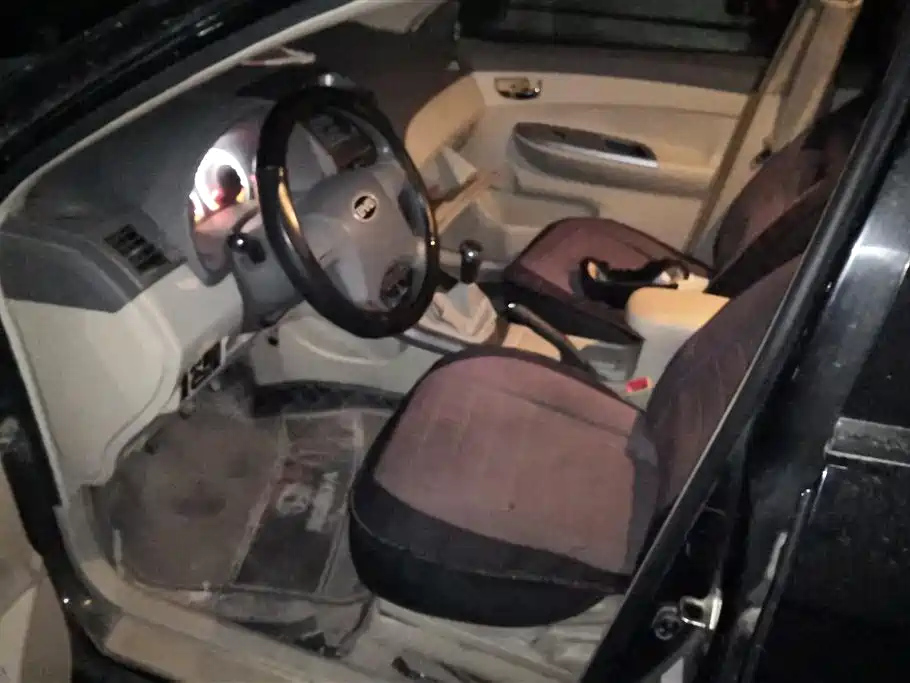 BYD L3 2012