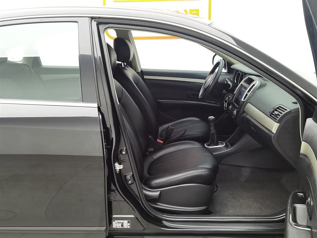 NISSAN SYLPHY 2019