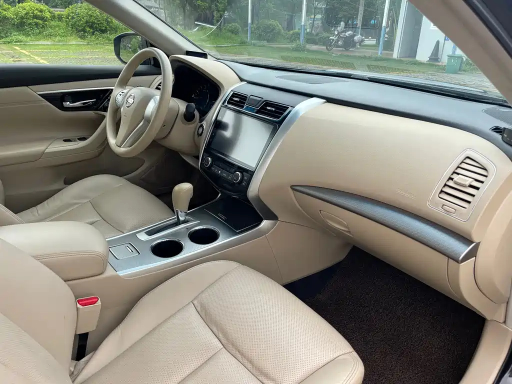 NISSAN TEANA 2018