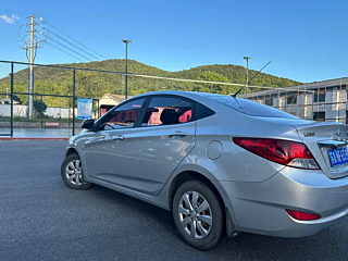 HYUNDAI RENA  2014 YEAR 1.4L MANUAL FASHION GS 2014