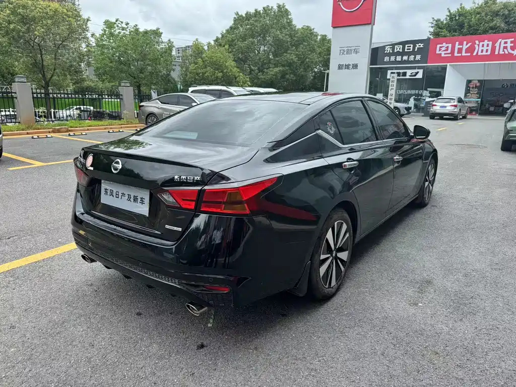 NISSAN TEANA 2022