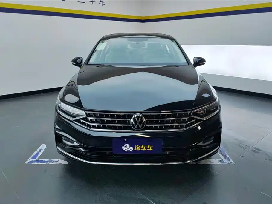VOLKSWAGEN MAGOTAN 2023