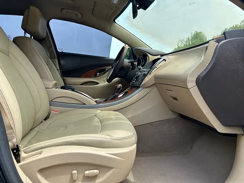BUICK LACROSSE 2012