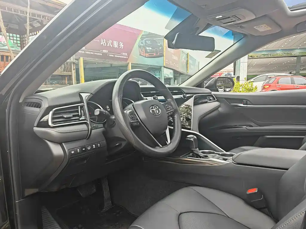 TOYOTA CAMRY 2019