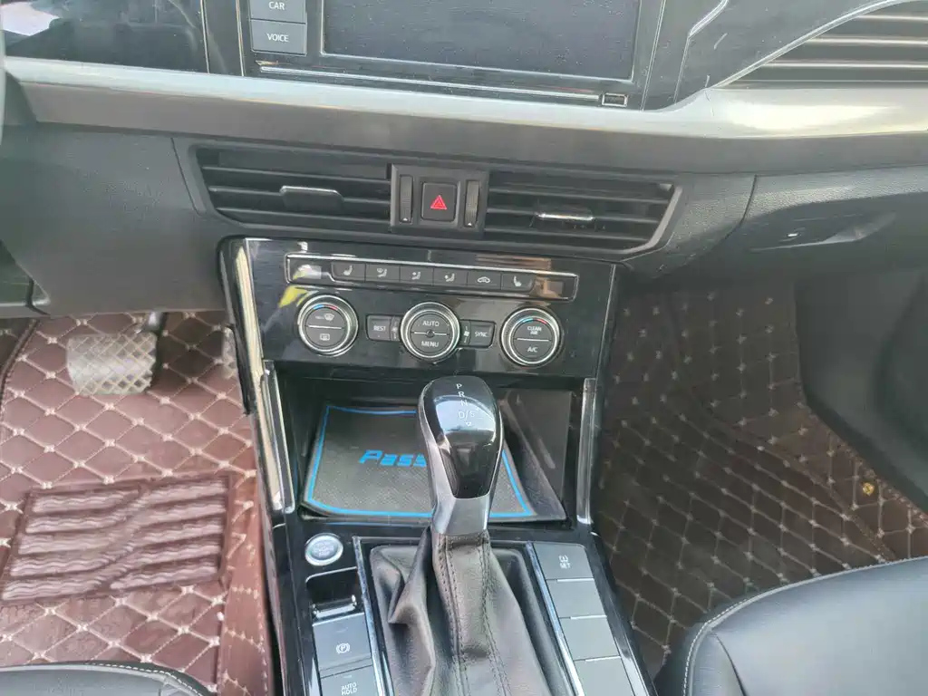 VOLKSWAGEN PASSAT 2020