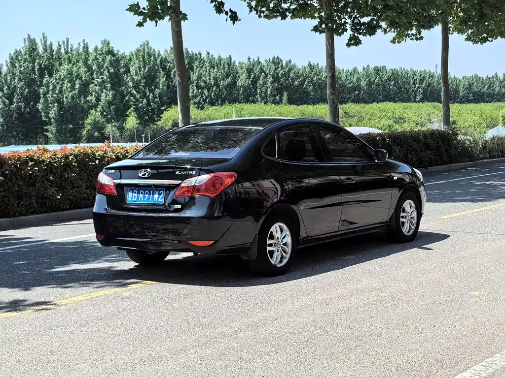 HYUNDAI CELESTA 2012
