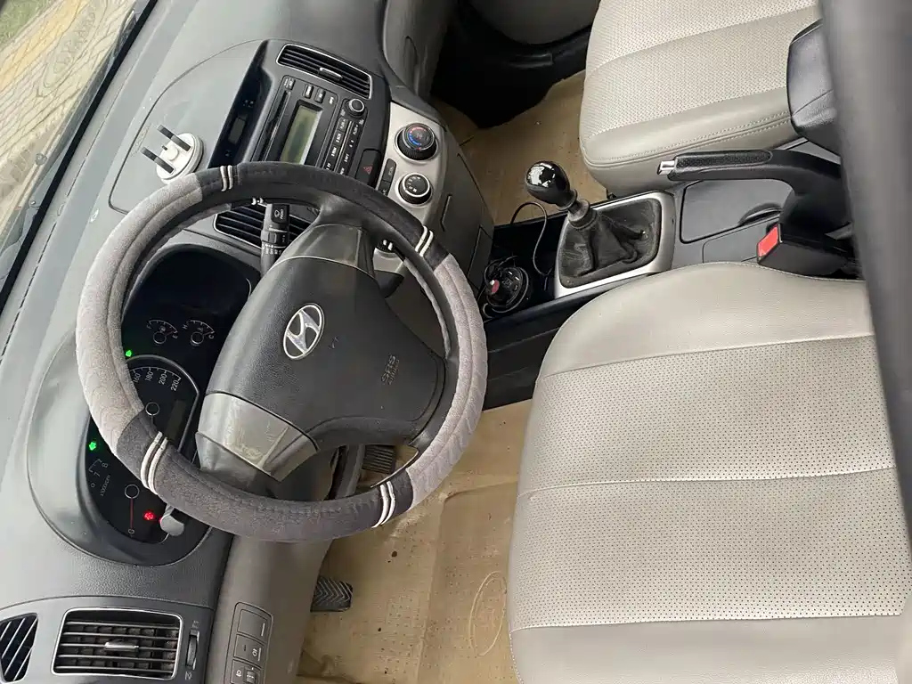 HYUNDAI CELESTA 2011