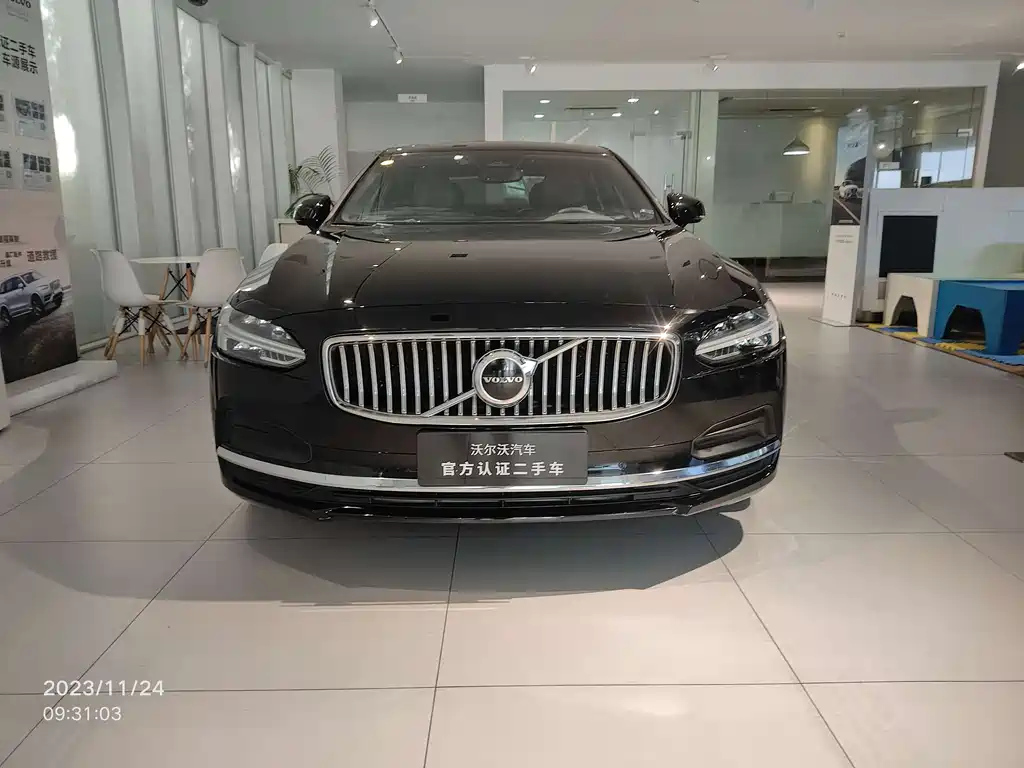 VOLVO S90 2022