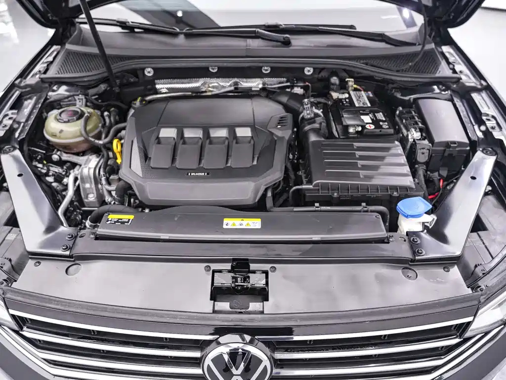 VOLKSWAGEN MAGOTAN 2022