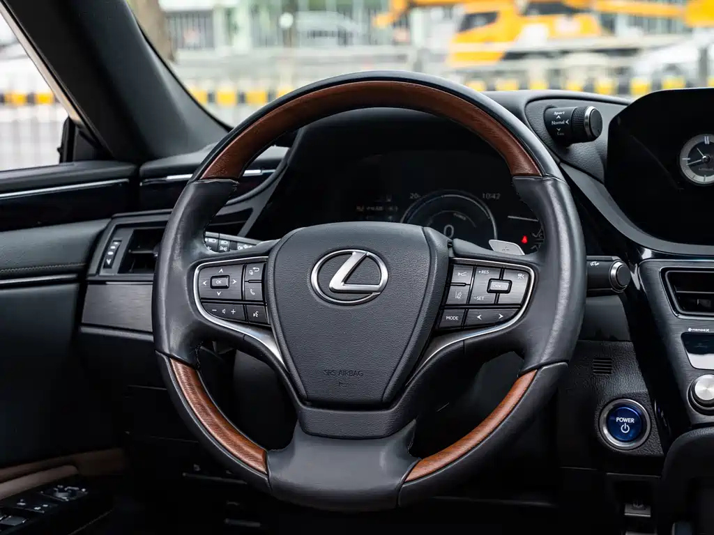 LEXUS ES 2021