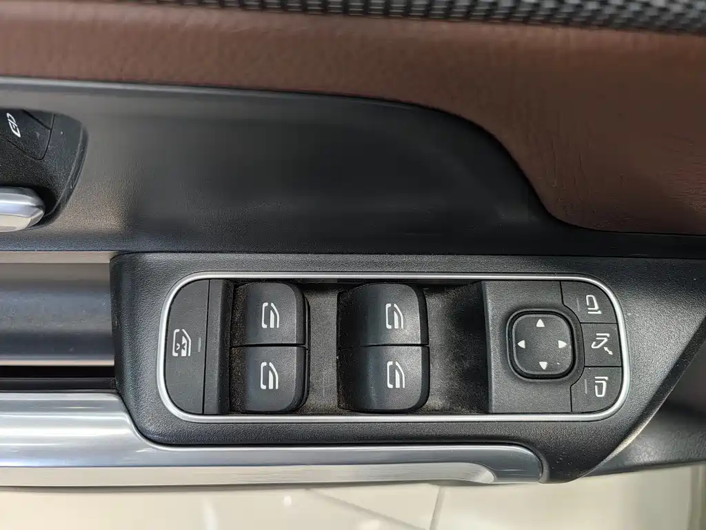 MERCEDES BENZ GLB 2020