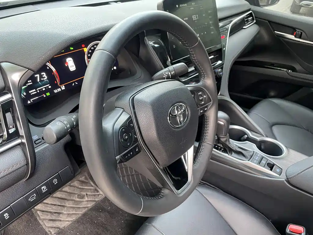 TOYOTA CAMRY 2023