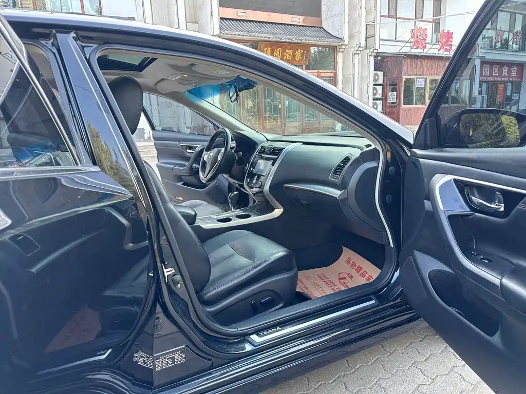 NISSAN TEANA 2016