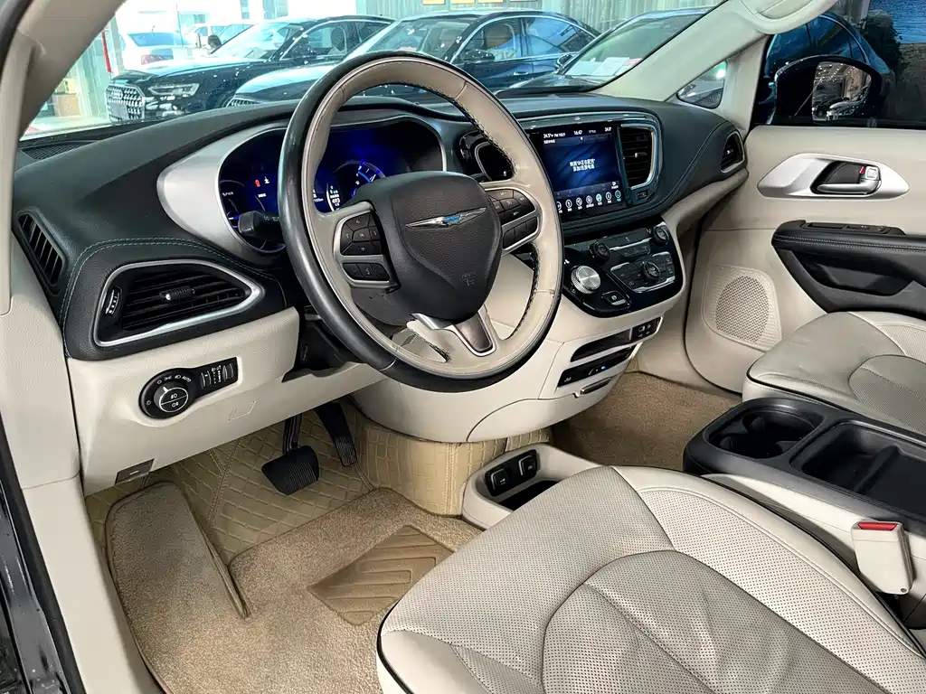 CHRYSLER OTHER 2018