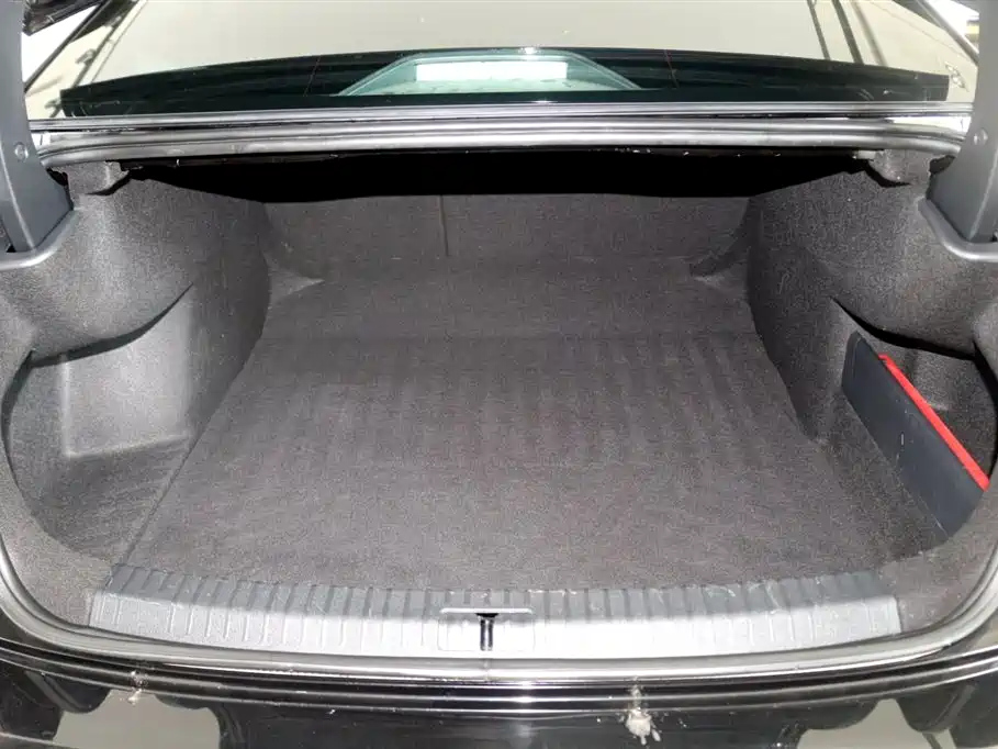 VOLKSWAGEN PASSAT 2021
