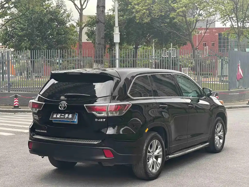 TOYOTA HIGHLANDER 2017