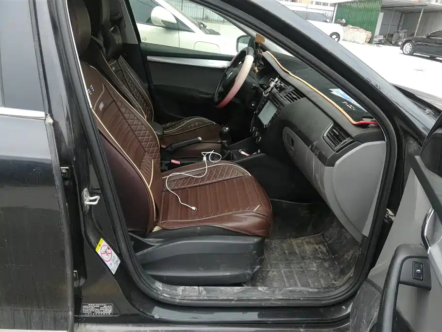 SKODA OCTAVIA 2015