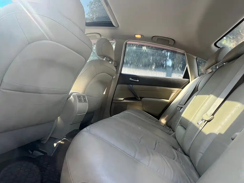 NISSAN TEANA 2011