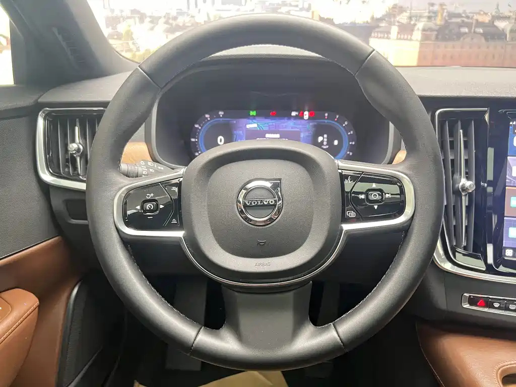 VOLVO S90 2023