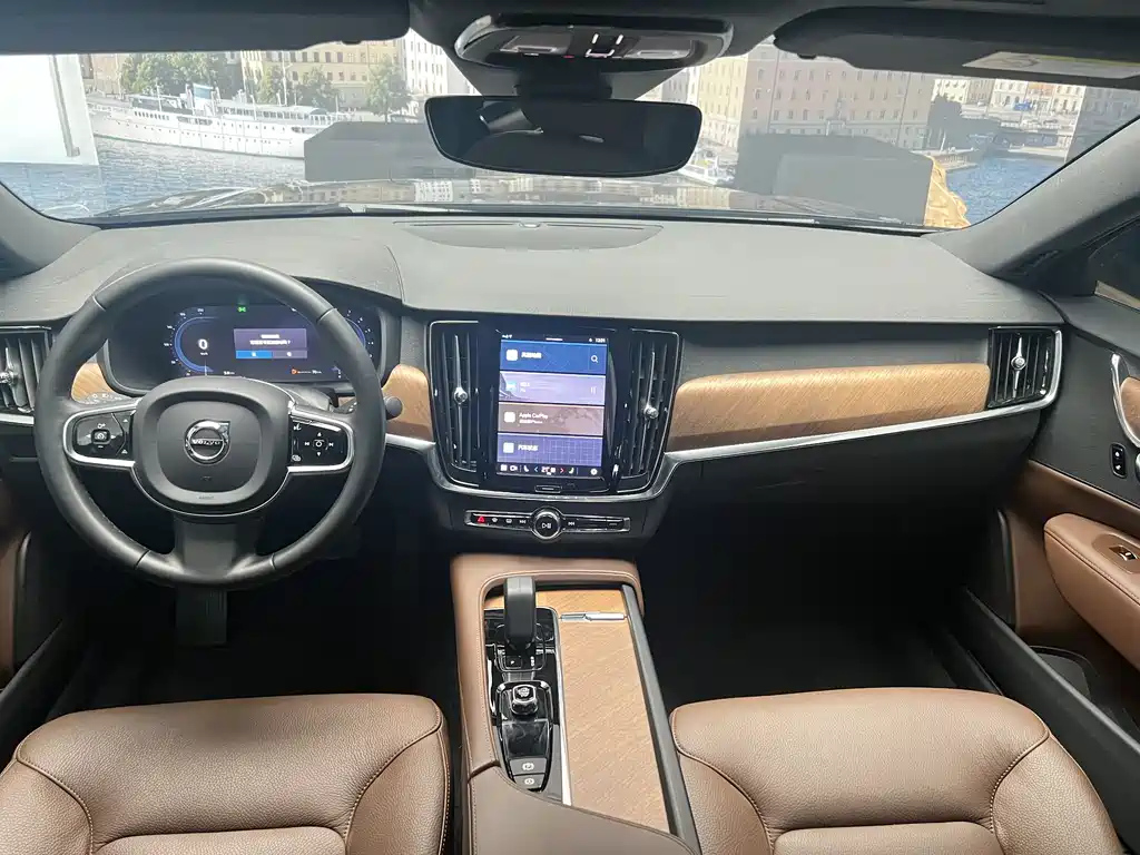 VOLVO S90 2022