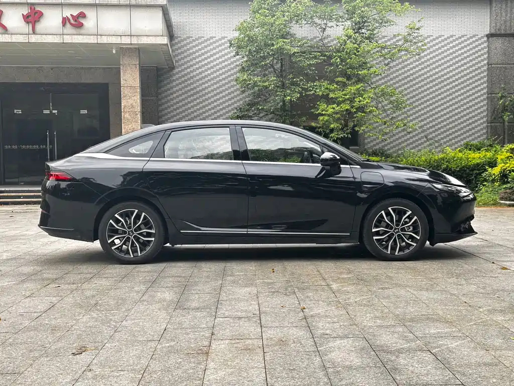 XPENG MOTORS P5 2024
