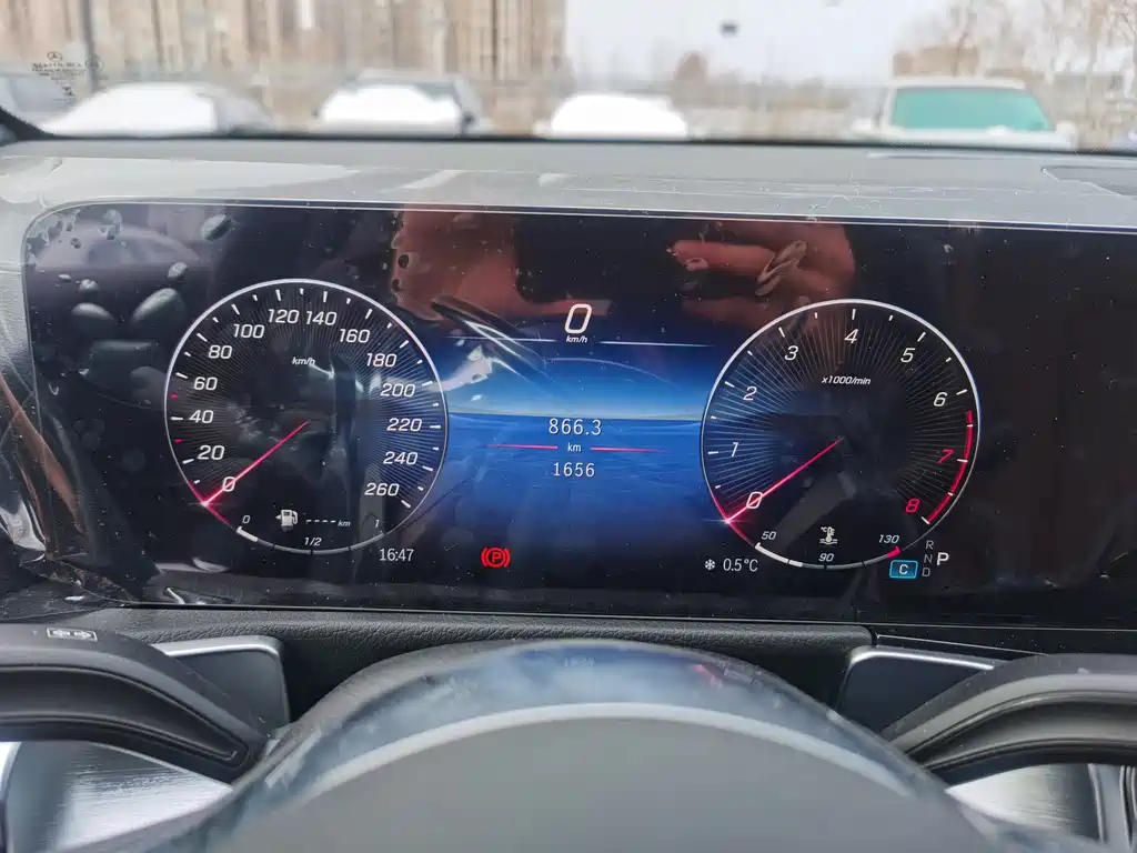 MERCEDES BENZ GLB 2024