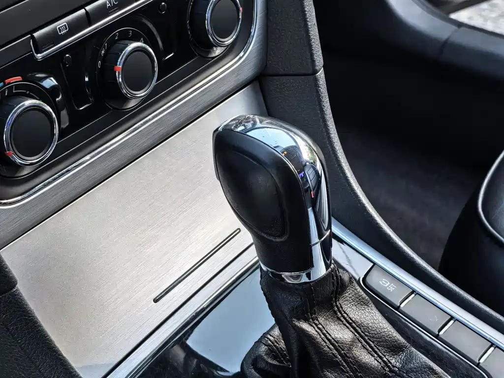 VOLKSWAGEN PASSAT 2014