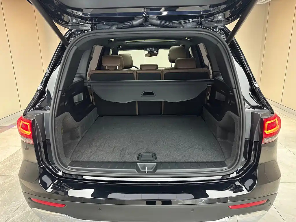 MERCEDES BENZ GLB 2023