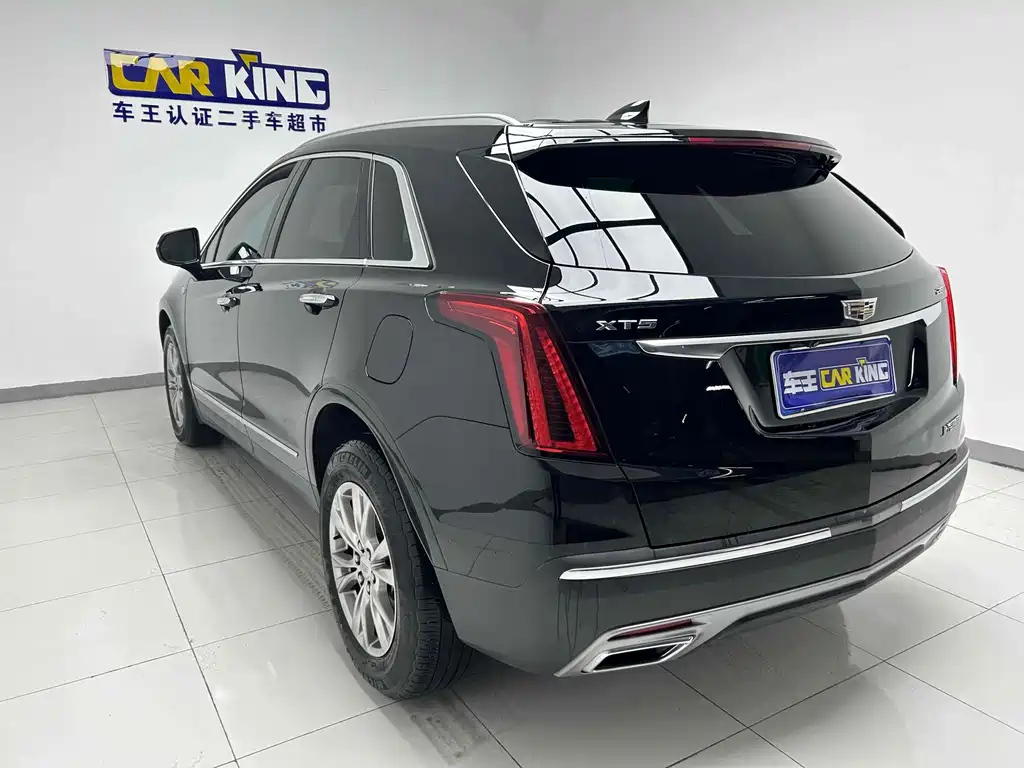 CADILLAC XT5 2021
