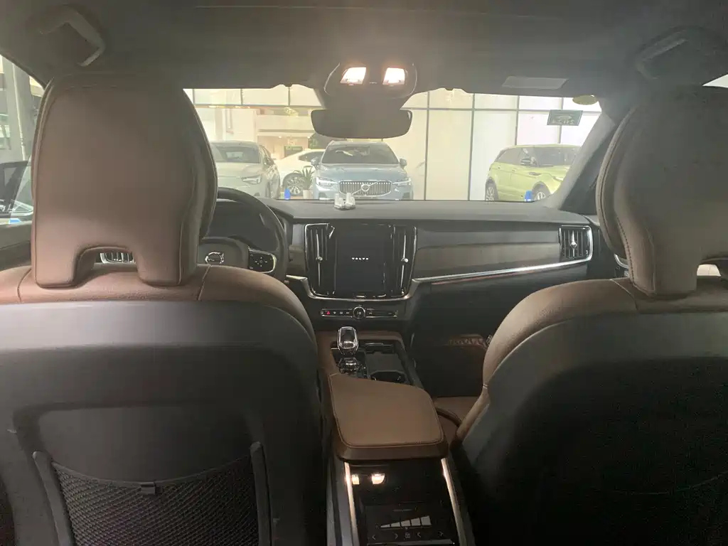 VOLVO S90 2022