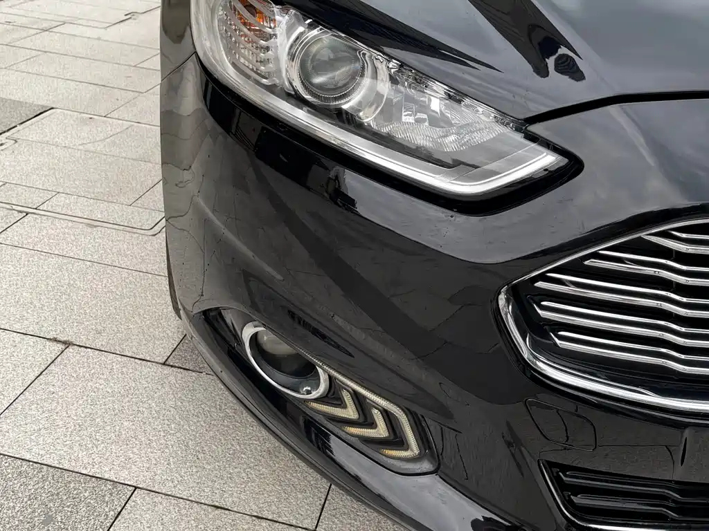 FORD MONDEO 2015
