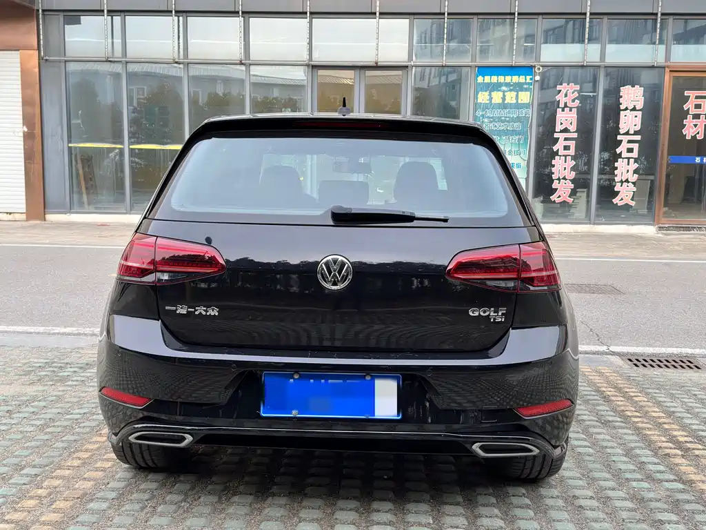 VOLKSWAGEN GOLF 2020