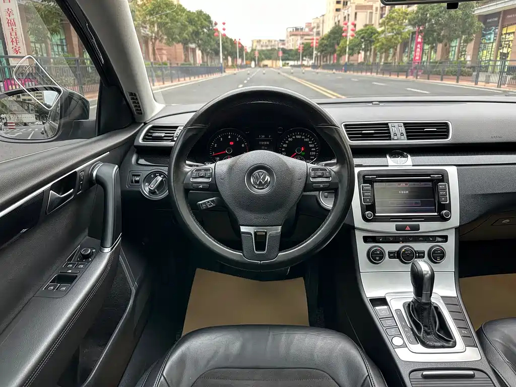 VOLKSWAGEN MAGOTAN 2015