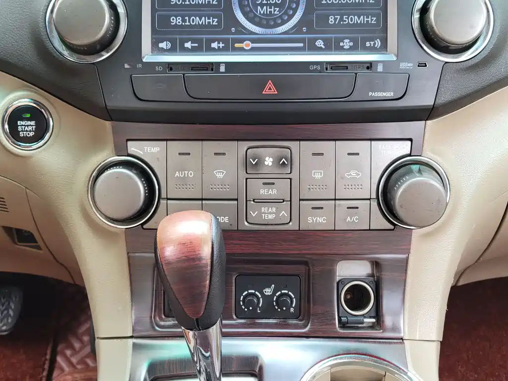 TOYOTA HIGHLANDER 2010
