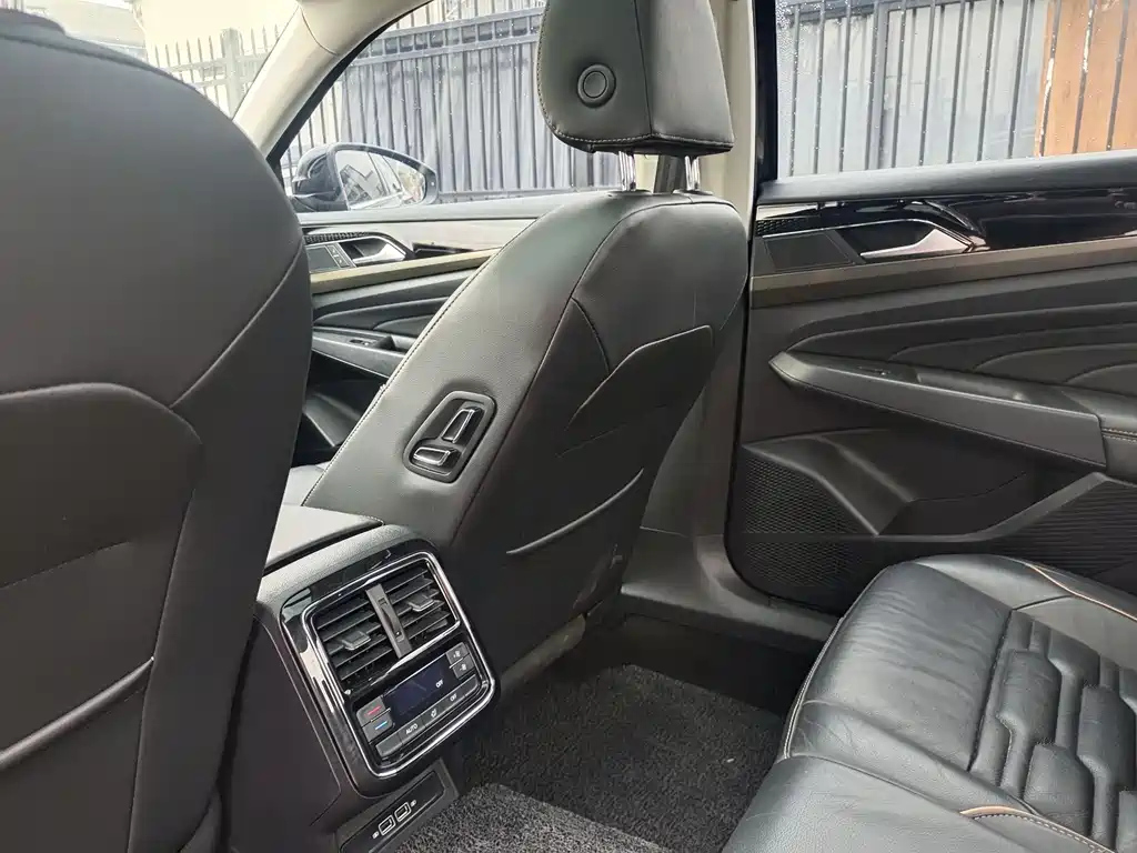 VOLKSWAGEN PASSAT 2020