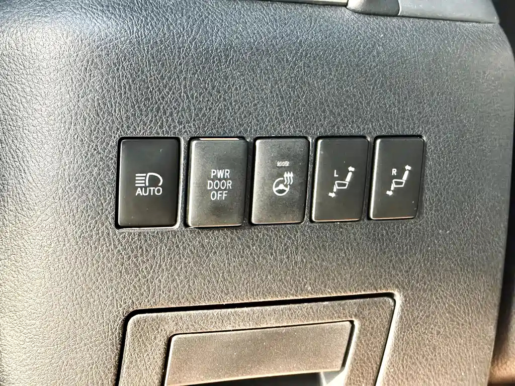 TOYOTA ALPHARD 2018