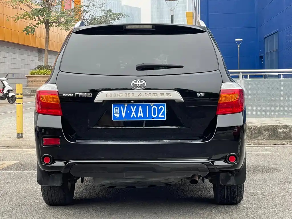 TOYOTA HIGHLANDER 2011