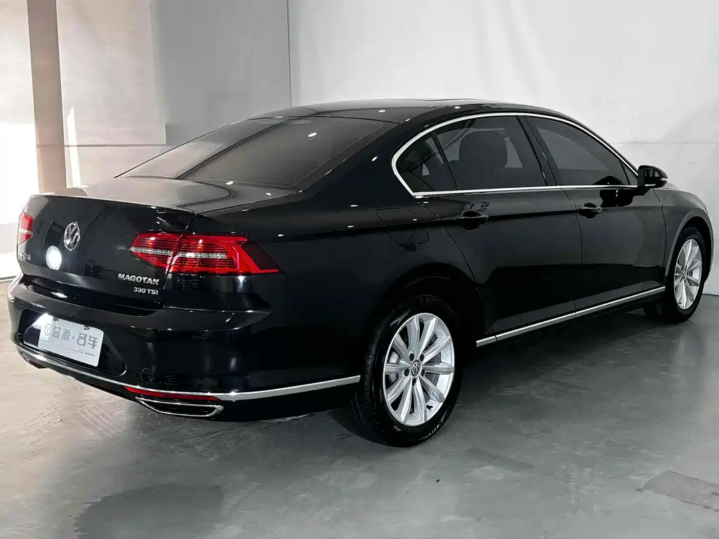 VOLKSWAGEN MAGOTAN 2020